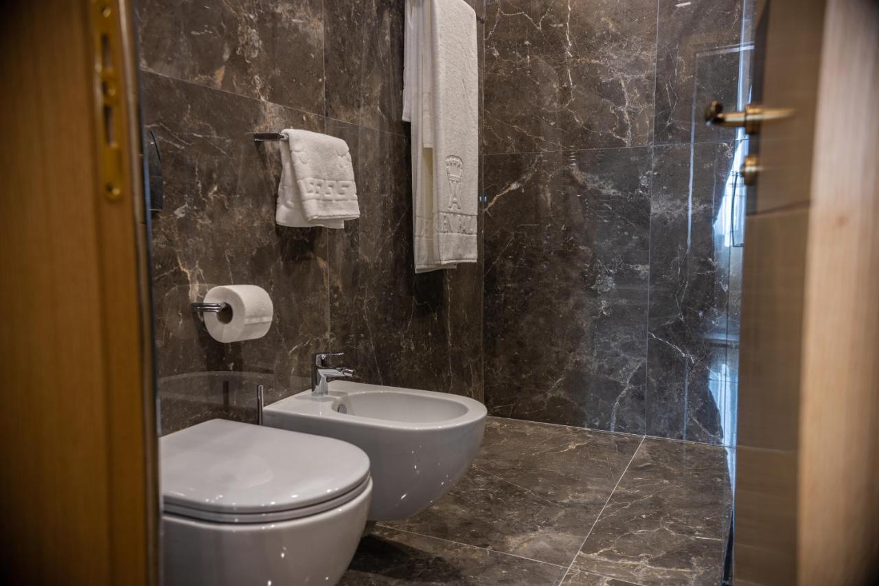 שקודר Hotel Golden Palace מראה חיצוני תמונה