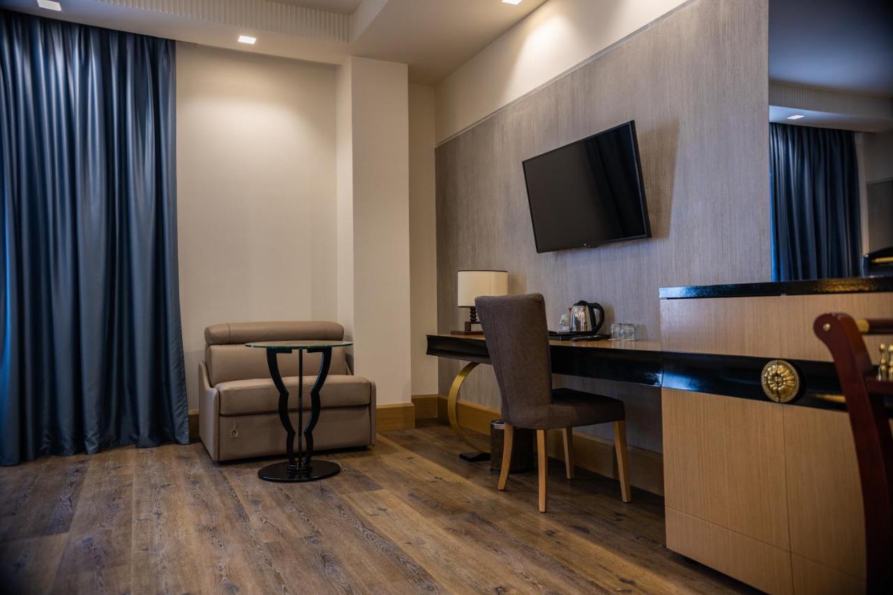 שקודר Hotel Golden Palace מראה חיצוני תמונה