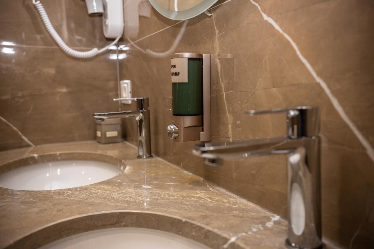 שקודר Hotel Golden Palace מראה חיצוני תמונה