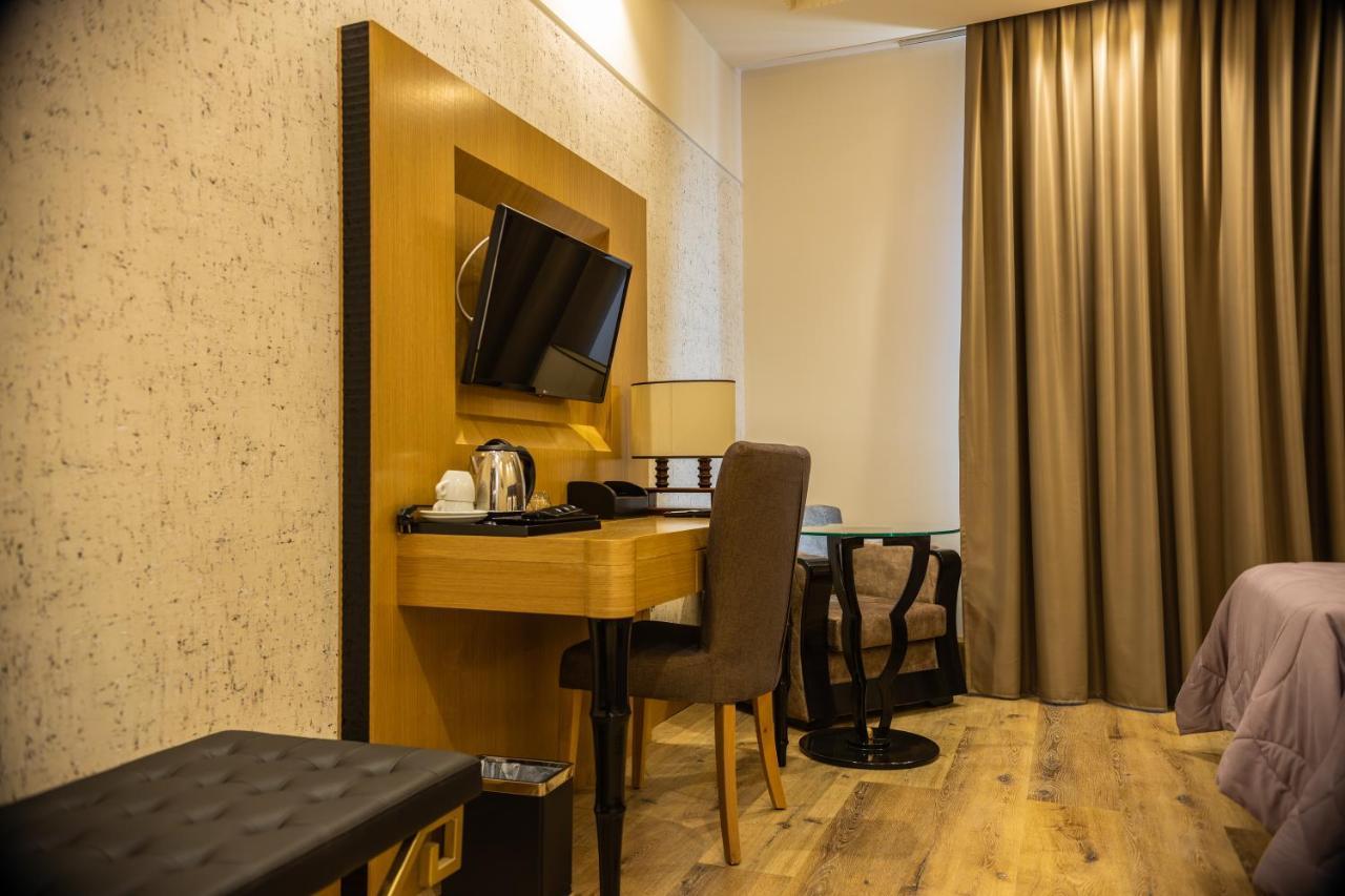 שקודר Hotel Golden Palace מראה חיצוני תמונה