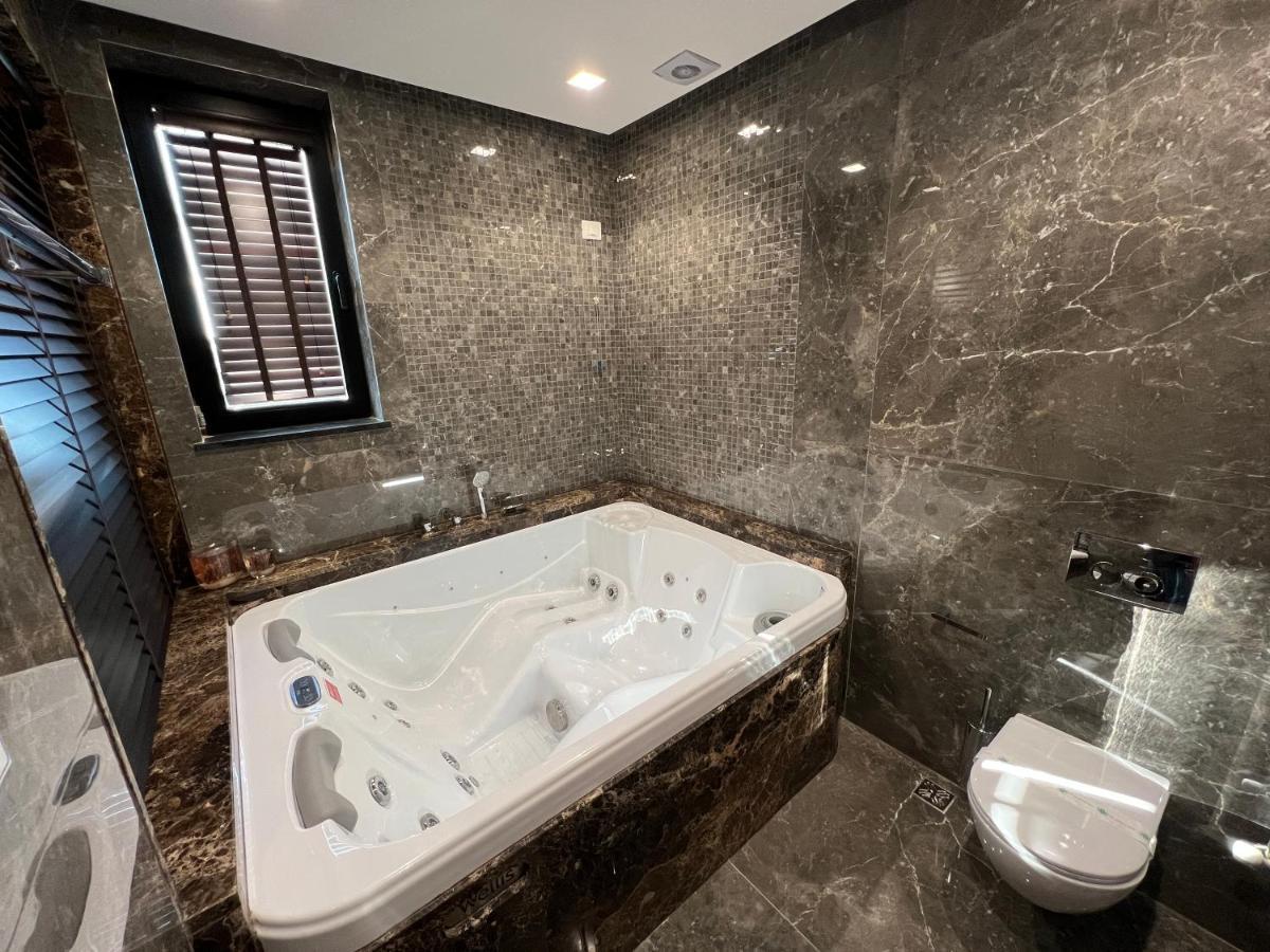 שקודר Hotel Golden Palace מראה חיצוני תמונה