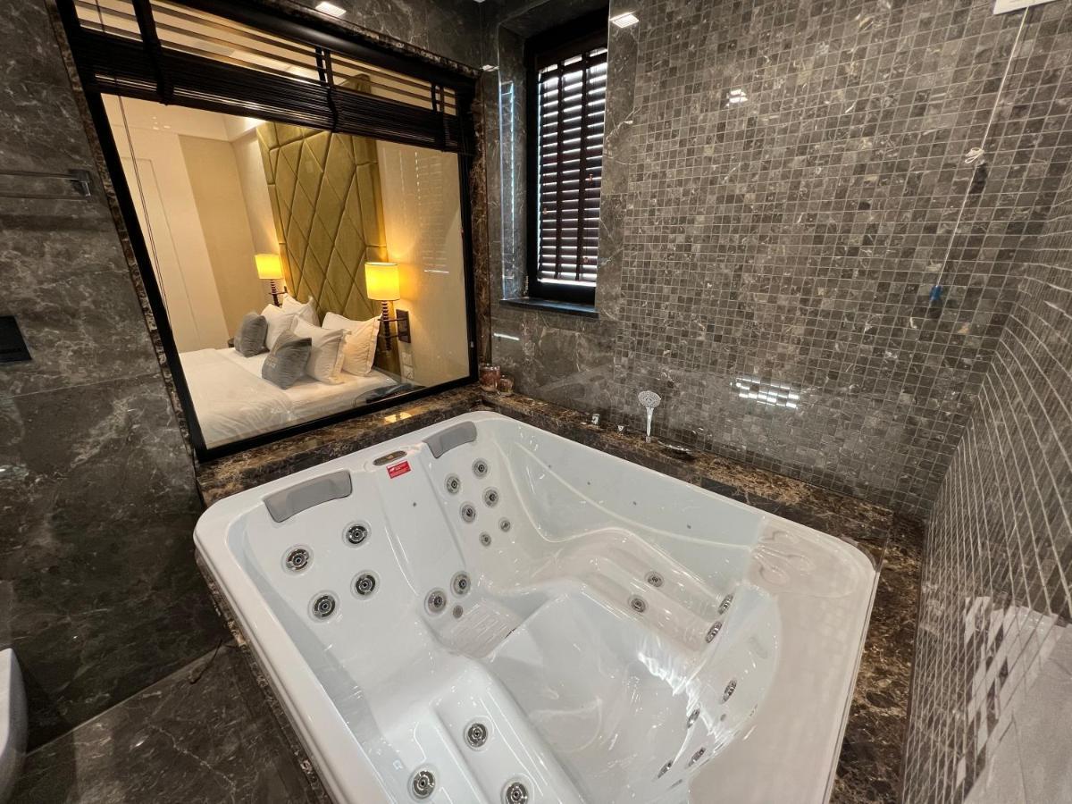 שקודר Hotel Golden Palace מראה חיצוני תמונה