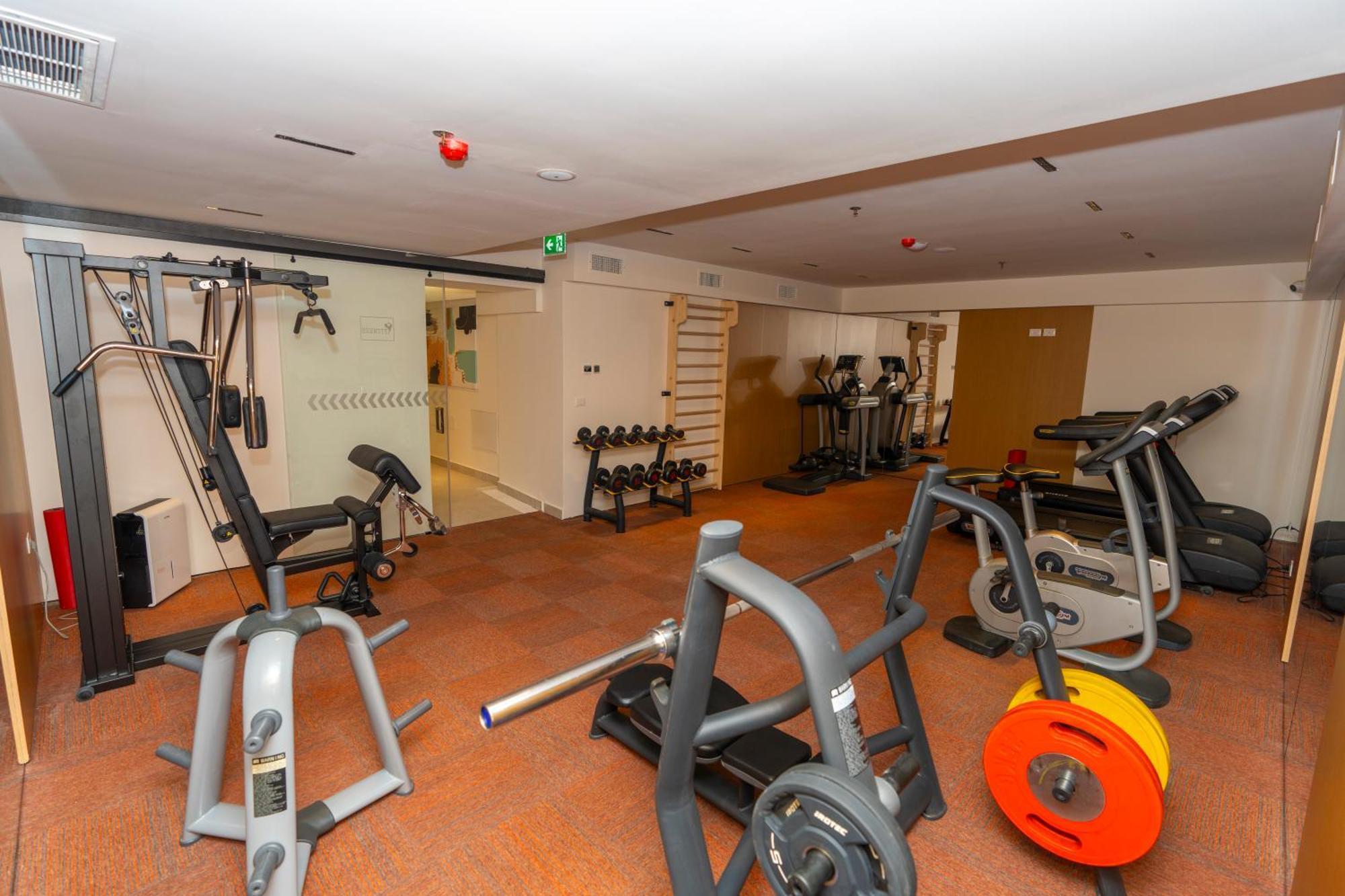 שקודר Hotel Golden Palace מראה חיצוני תמונה