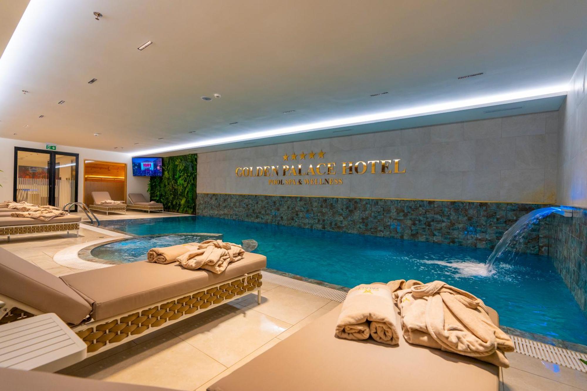 שקודר Hotel Golden Palace מראה חיצוני תמונה