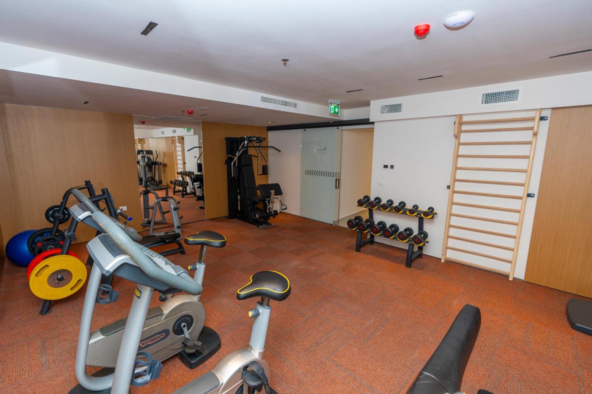 שקודר Hotel Golden Palace מראה חיצוני תמונה