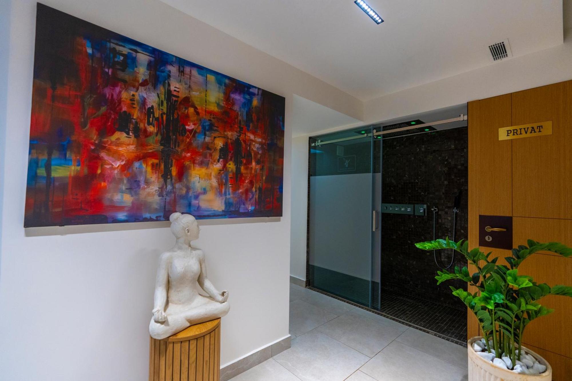שקודר Hotel Golden Palace מראה חיצוני תמונה