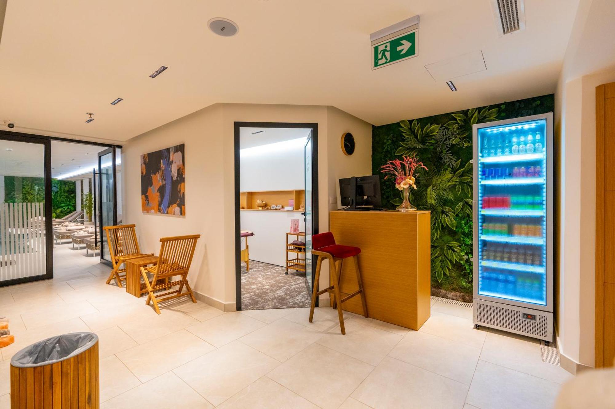 שקודר Hotel Golden Palace מראה חיצוני תמונה